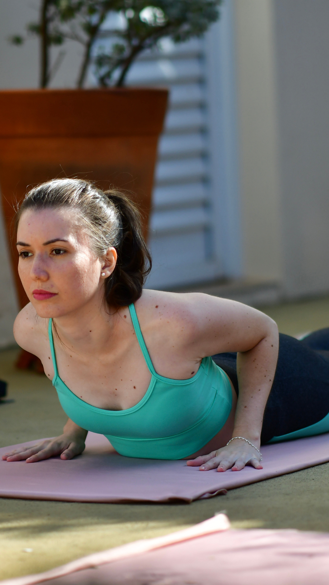 Projeto abre inscrição para prática semanal de posturas e movimentos  terapêuticos baseados no Hatha Yoga — Universidade Federal dos Vales do  Jequitinhonha e Mucuri